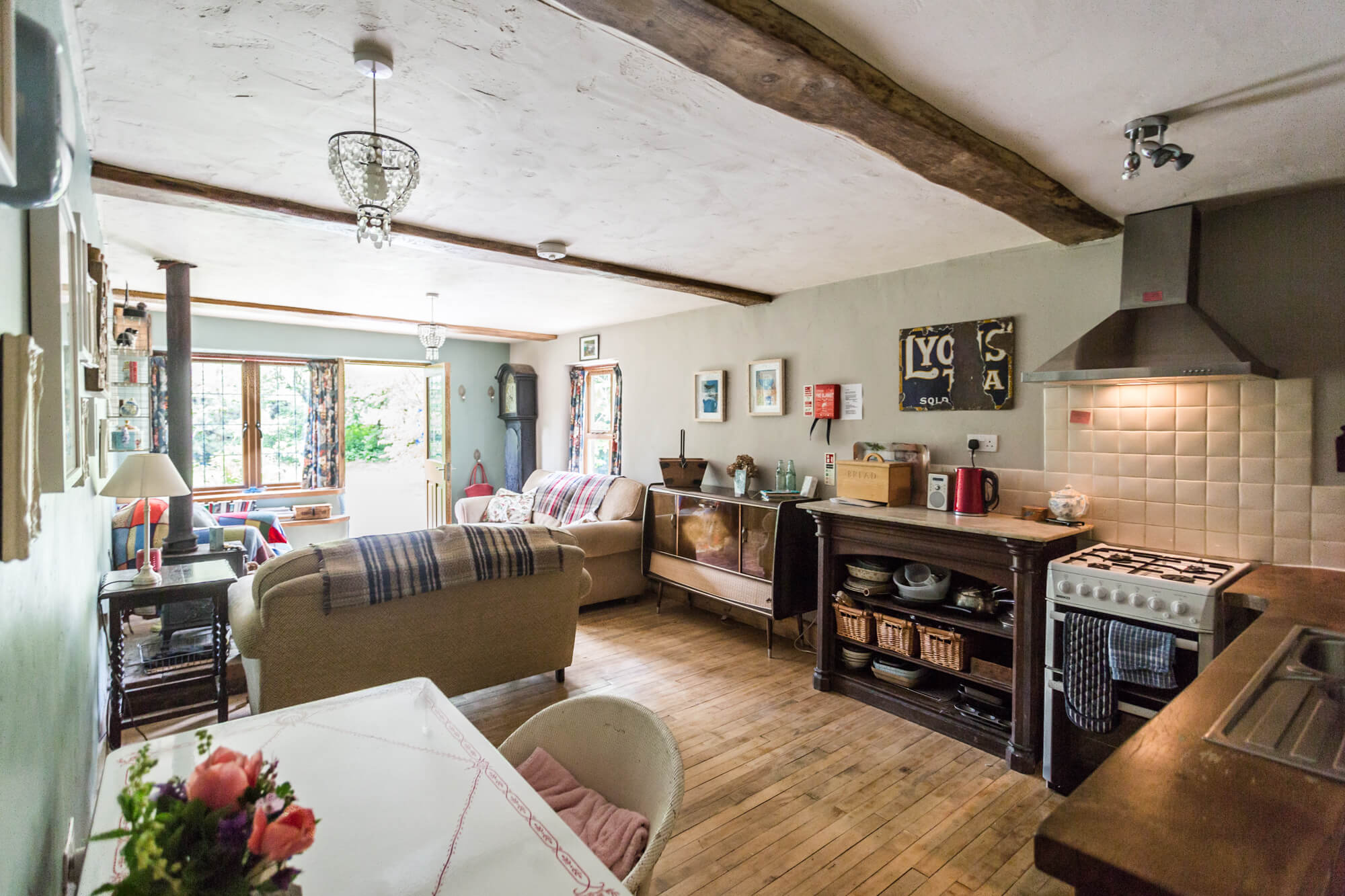 Pip and Pips cabin spring park cornwall